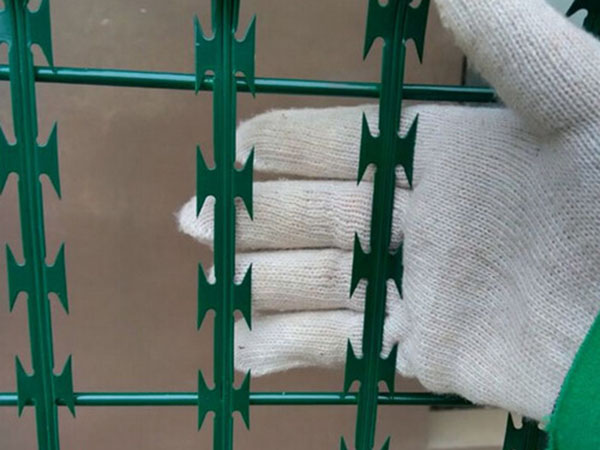 razor fence mesh
